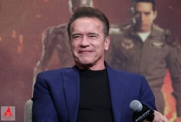 ببینید | شطرنج بازی کردن آرنولد با الاغش در قرنطینه