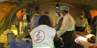 تیم درمانی بسیج پزشکی لرستان به درمان بیماران کرونایی خرم‌آباد می‌پردازند