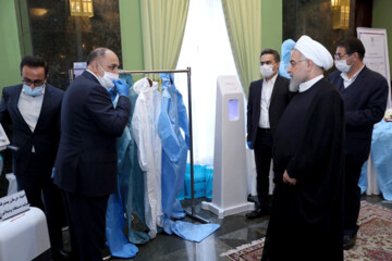 ببینید | بازدید روحانی از دستاوردهای مهم علمی ایرانی برای شکست کرونا