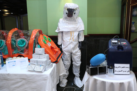 بازدید از نمایشگاه دستاوردها و محصولات علمی و فناوری کشور در مبارزه با بیماری کرونا