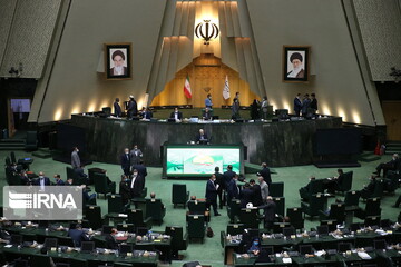 نخستین جلسه علنی مجلس در سال 99