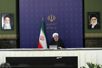 الرئيس روحاني يؤكد ضرورة منح القروض للشرائح الضعيفة