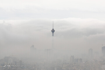 تهران غرق در مه