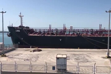چرا ۶ کشتی ایرانی در بنادر چین بلاتکلیف متوقف شده؟