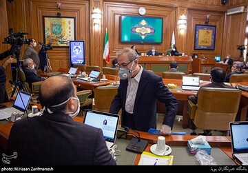 شورا پیشنهاد شهرداری برای اجاره دادن پیاده روها را رد کرد: مردم را به شدت ناراضی می‌کند