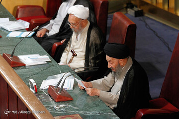 تصویری ماندگار از آیت‌امینی در کنار آیت‌الله هاشمی رفسنجانی