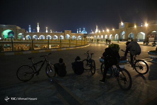 حال و هوای اولین شب رمضان در اطراف حرم رضوی