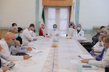 تصاویر | حالت‌های ماسک‌دار پزشکان مبارزه با کرونای بیمارستان مسیح دانشوری