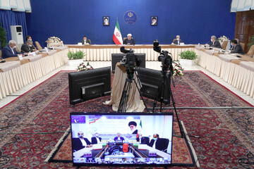 روحانی: برای درمان کرونا و تولید واکسن‌ آن، ما هم رقابت می‌کنیم 