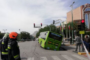 ببینید | اولین ویدئو از اتوبوسی که در اصفهان بلعیده شد