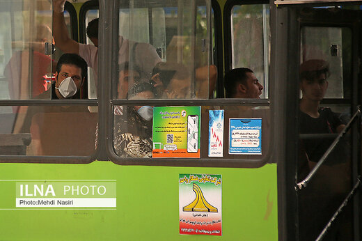 نمایی از اجباری شدن استفاده از ماسک در اتوبوس