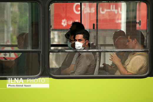 نمایی از اجباری شدن استفاده از ماسک در اتوبوس