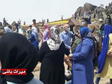 بازدید از گل‌های لزور روستای کندر ممنوع شد