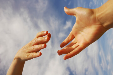 روز پانزدهم: دستی بگیر و ببخش