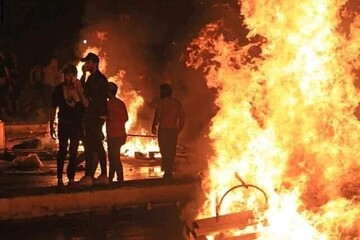 معترضان سازمان بدر و منزل یک حزب الصادقون را به آتش کشیدند/مسیر نجف بسته شد