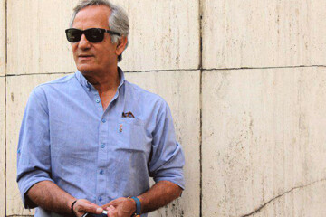 عکس | ابراز علاقه جالب یک زن جوان به بازیگر خوشتیپ سینمای ایران