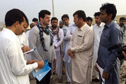 ببینید | رسول خادم میان مردم سیستان و بلوچستان، شاهکارش را در دل کرونا ادامه داد