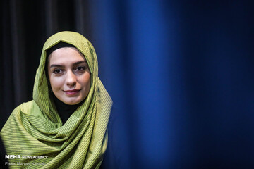 ببینید | تصویری جالب از تیپ الیکا عبدالرزاقی در دهه شصت