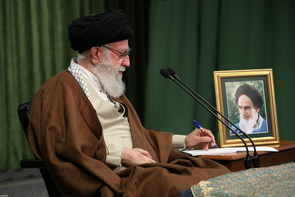 ارتباط تصویری رهبر انقلاب با نمایندگان تشکل‌های دانشجویی