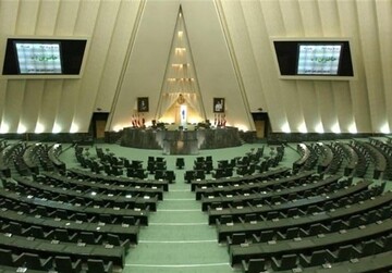 مجلس الشورى الاسلامي يفتتح دورته الجديدة بحضور رئيس الجمهورية