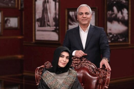 ببینید | توضیحات اندیشه فولادوند به شعرخوانی جنجالی‌اش در دورهمی