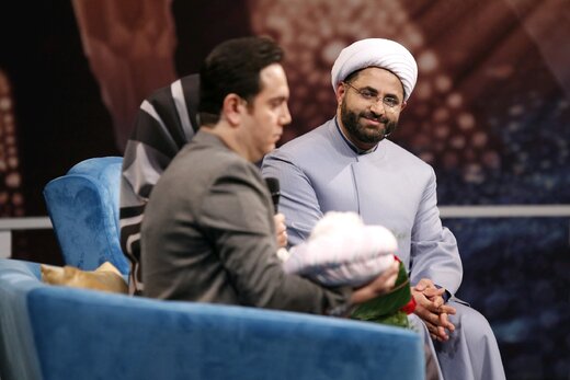 ببینید | واکنش مجری تلویزیون به شوخی چند همسری مهمان برنامه