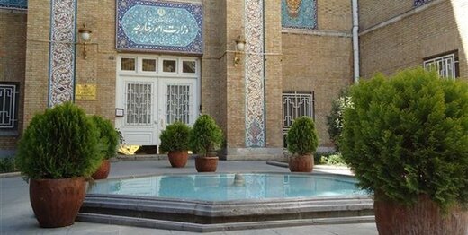 روزنامه اصولگرا: وزارت خارجه غایب بود، نظامیان دیپلماسی پرسودی را برای کشور خلق کردند 