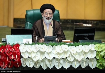 رئیس سنی مجلس شاکی شد /آقایان ناظر چرا نتایج آرا را با تلفن به بیرون اعلام کردید /این کار چه معنایی دارد؟ /حواشی صحن مجلس