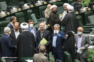 عکس های یادگاری با شهید سلیمانی در افتتاحیه مجلس یازدهم