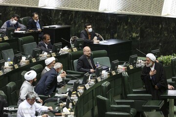 رودررو شدن قالیباف و آقاتهرانی در صحن مجلس بعد از حملات تند دبیرکل جبهه پایداری +عکس