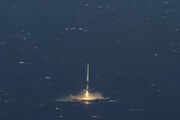 ببینید | فرود عجیب فالکون 9 در وسط اقیانوس بر روی یک کشتی