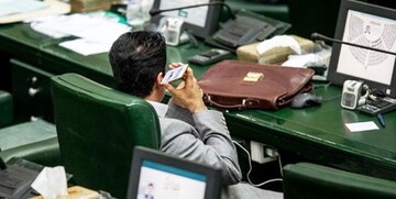 حضور پرتعداد نمایندگان جدید مجلس در توئیتر/از انتشار تصویر کارت هدیه تا تملق گویی برای قالیباف و ماجرای تلخ آسیه پناهی‌