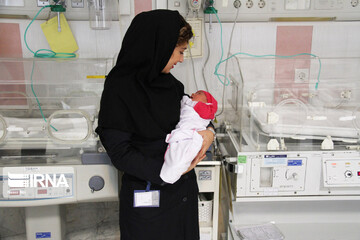 مادران ایرانی معمولا در ۲۹ سالگی اولین فرزند خود را به دنیا می‌آورند