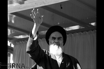 آشنایی بیشتر با زندگی امام خمینی(ره) در چهار مستند جدید