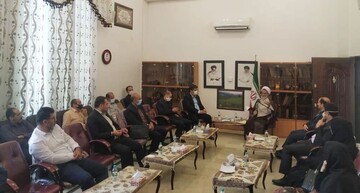 امام جمعه شهرکرد: مصرف صنایع‌دستی به یک فرهنگ عمومی تبدیل شود