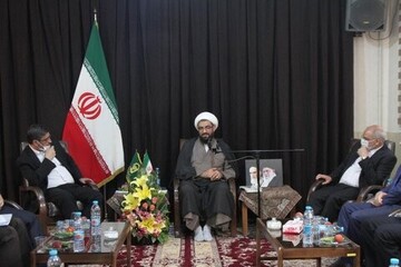 امام جمعه همدان: حفظ منزلت معلمان و حل شدن مشکلات و مسائل مالی آن ها مورد توجه باشد