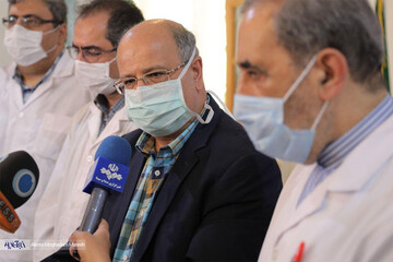 رونمایی از جدیدترین داروی مبارزه با کرونا با حضور علی اکبر ولایتی و فرمانده ستاد مبارزه با کرونا استان تهران