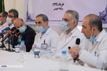 رونمایی از جدیدترین داروی مبارزه با کرونا با حضور علی اکبر ولایتی و فرمانده ستاد مبارزه با کرونا استان تهران