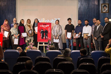 ببینید | رونمایی از کتاب خاطرات «اردشیر زاهدی» به روایت مدیر پیشین شبکه مستند ، در کاخ سعدآباد