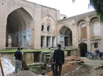 خانه امین زاده در شوشتر آماده واگذاری به سرمایه گذار است
