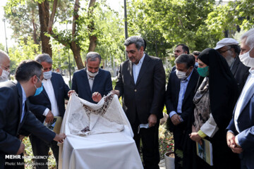 ببینید | افتتاح پیاده‌رو فرهنگ و هنر رودکی با حضور حناچی و داریوش ارجمند