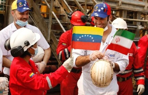 کشتی ایرانی حامل مواد غذایی به آبهای ونزوئلا رسید