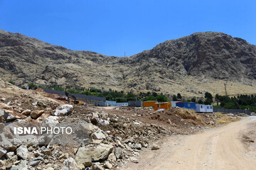 بی‌مهری به طاق بستان