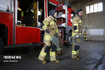 دختران آتش نشان روزتان مبارک