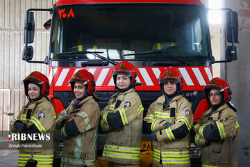 ببینید | زندگی دختران آتش‌نشان به روایت تصویر