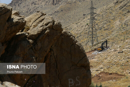 بی‌مهری به طاق بستان