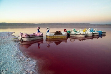 تصاویر | بهشت جدید شیراز: دریاچه مهارلو !