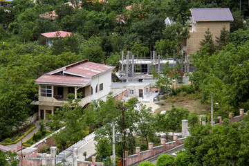 ساخت و ساز‌های بی رویه در گردنه حیران‎