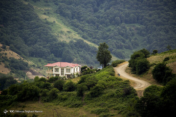 ساخت و ساز‌های بی رویه در گردنه حیران‎