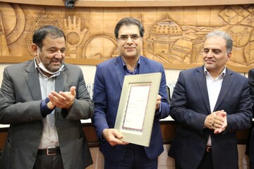 تجلیل اعضای شورای شهر یزد از رئیس سازمان فرهنگی شهرداری